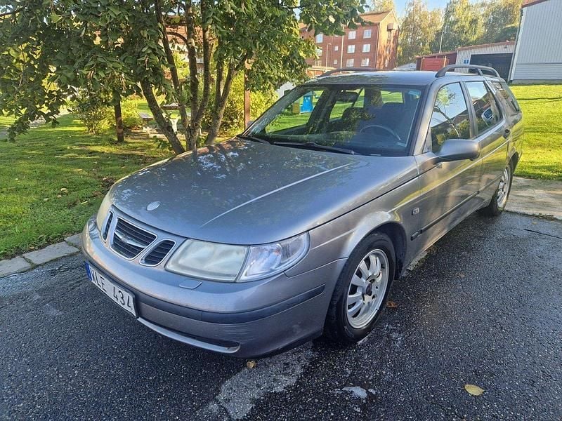 Grå Begagnad 2005 Saab 9-5 Linear Kombi | 7 500 kr (Marknadspris) - Bild 1/4