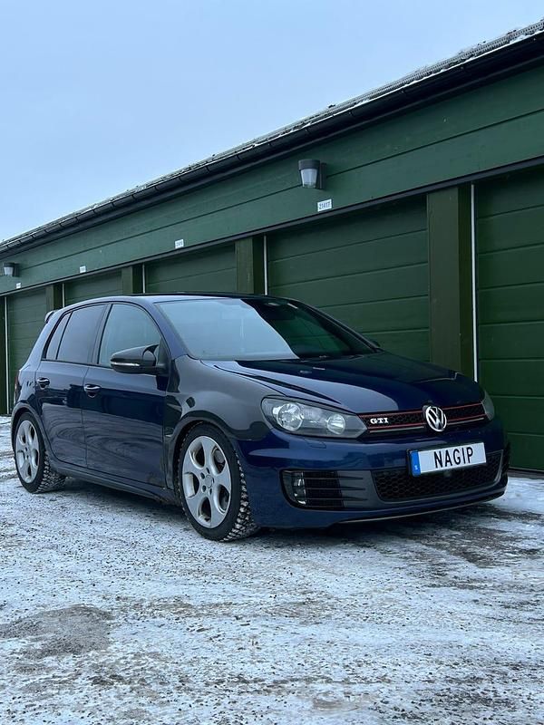 Begagnad 2010 VW Golf VI GTI Halvkombi | 59 900 kr (Dyr) - Bild 1/4