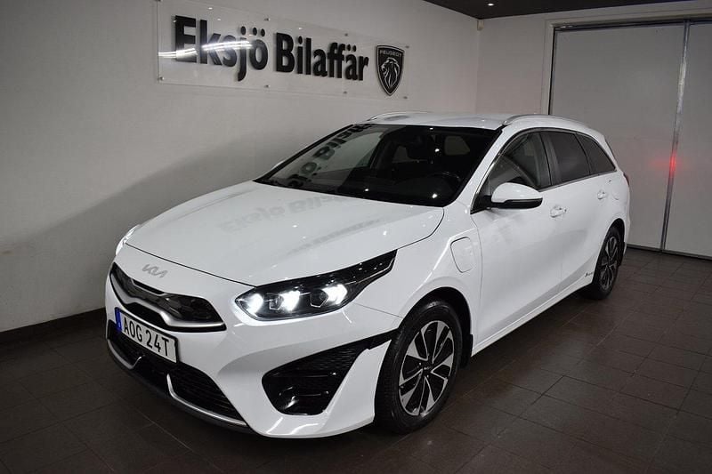 Vit Begagnad 2022 Kia Ceed Sportswagon Advance Kombi | 199 500 kr (Superpris) - Bild 1/4