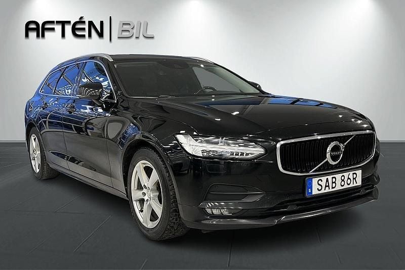 Begagnad Volvo V90 Momentum 190 HK (139 kW) 2019 Svart Kombi