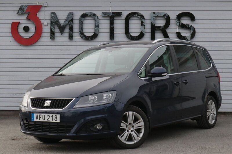 Mörkblå Begagnad 2014 Seat Alhambra Minibuss | 145 900 kr (Marknadspris) - Bild 1/3