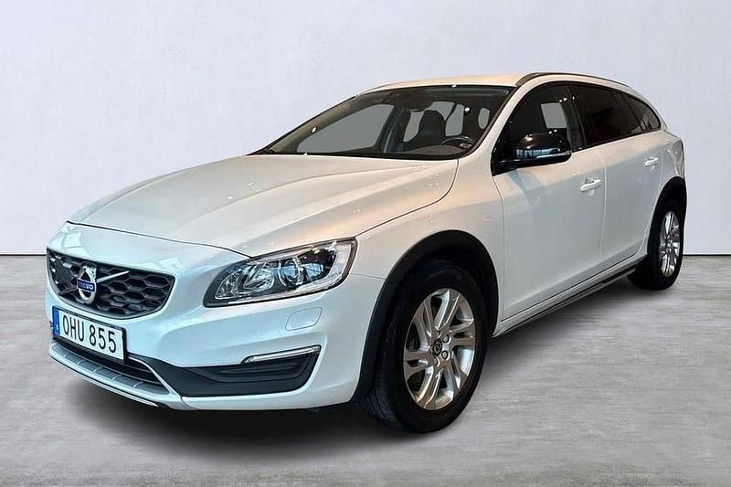 Vit Begagnad 2016 Volvo V60 CC Business Edition Kombi | 224 500 kr (Bra pris) - Bild 1/4
