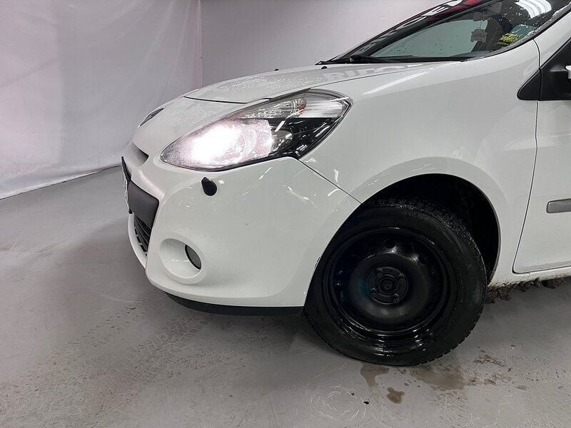 Begagnad Renault Clio R.S. 75 HK (55 kW) 2010 Vit Halvkombi