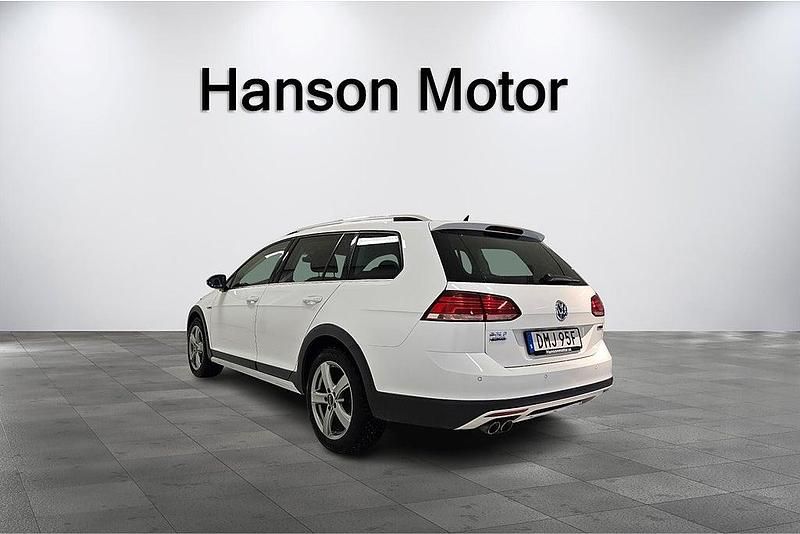Begagnad VW Golf Alltrack 184 HK (135 kW) 2020 Vit Kombi