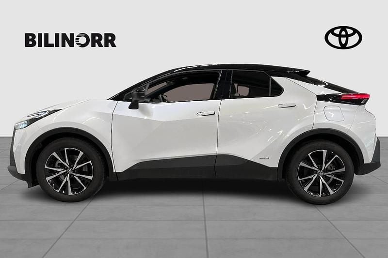 Begagnad Toyota C-HR Style 200 HK (147 kW) 2023 Vit SUV