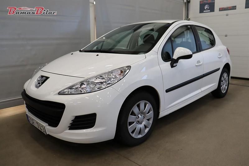 Vit Begagnad 2010 Peugeot 207 Halvkombi | 39 900 kr (Lite dyr) - Bild 1/4