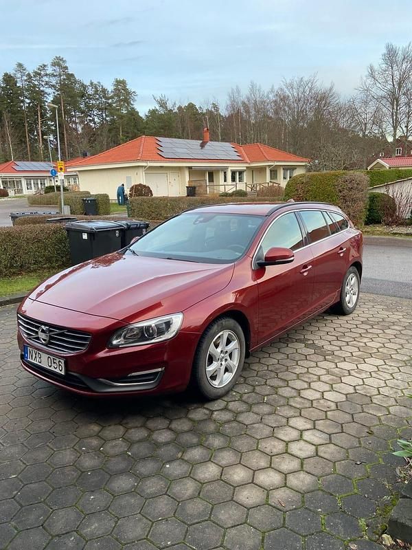 Begagnad 2014 Volvo V60 Kombi | 110 000 kr - Bild 1/4