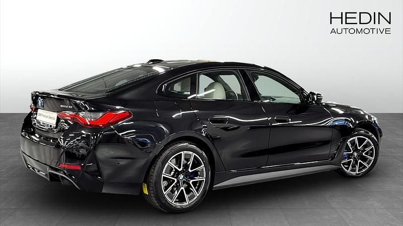 Begagnad BMW i4 Shadowline 250 kW (340 HK) 2025 Blå Sedan