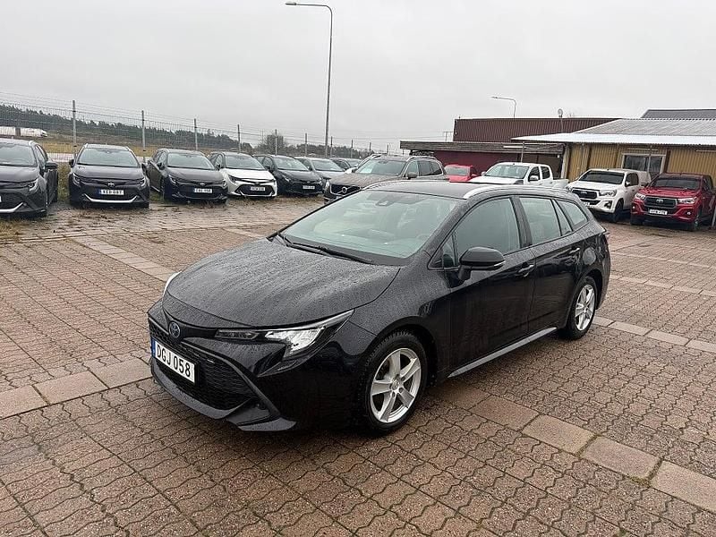Gul Begagnad 2021 Toyota Corolla Active Kombi | 159 900 kr (Lite dyr) - Bild 1/4