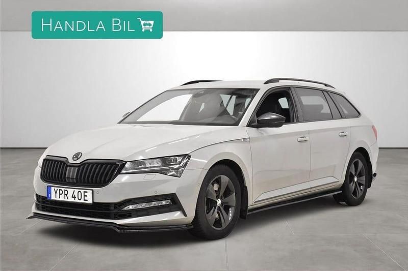 Grå Begagnad 2019 Skoda Superb SportLine Kombi | 284 900 kr (Marknadspris) - Bild 1/4