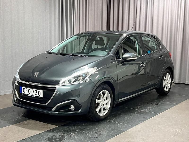 Mörkgrå Begagnad 2016 Peugeot 208 Active Halvkombi | 79 900 kr (Marknadspris) - Bild 1/4