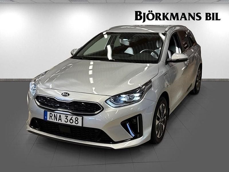 Grå Begagnad 2020 Kia Ceed Sportswagon Advance Kombi | 199 000 kr (Marknadspris) - Bild 1/4