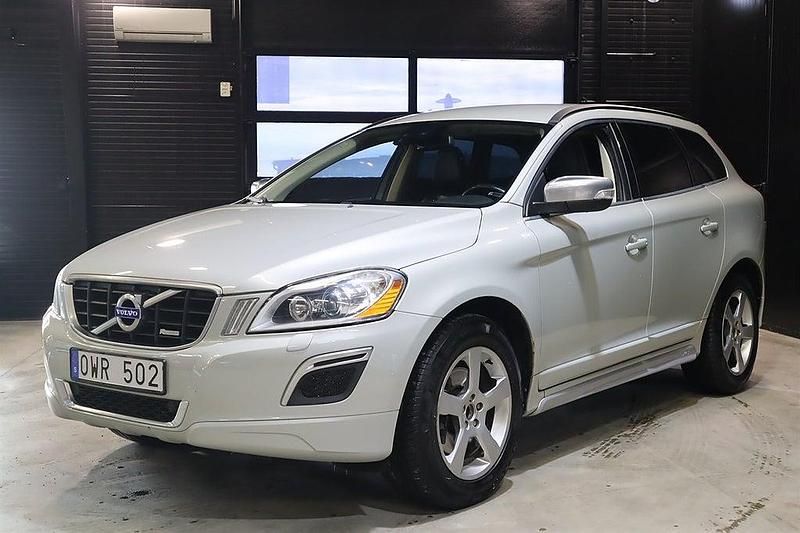 Begagnad Volvo XC60 R-Design 163 HK (119 kW) 2011 Vit SUV