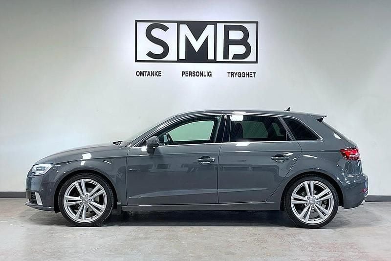 Begagnad Audi A3 Sportback Comfort 150 HK (110 kW) 2020 Grå Halvkombi