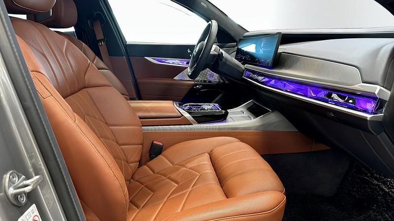 Begagnad BMW i7 Executive 400 kW (544 HK) 2022 Grå Sedan