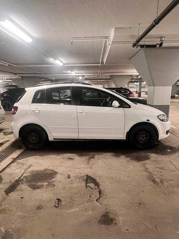 Begagnad VW Golf Plus Cross 122 HK (89 kW) 2011 Minibuss