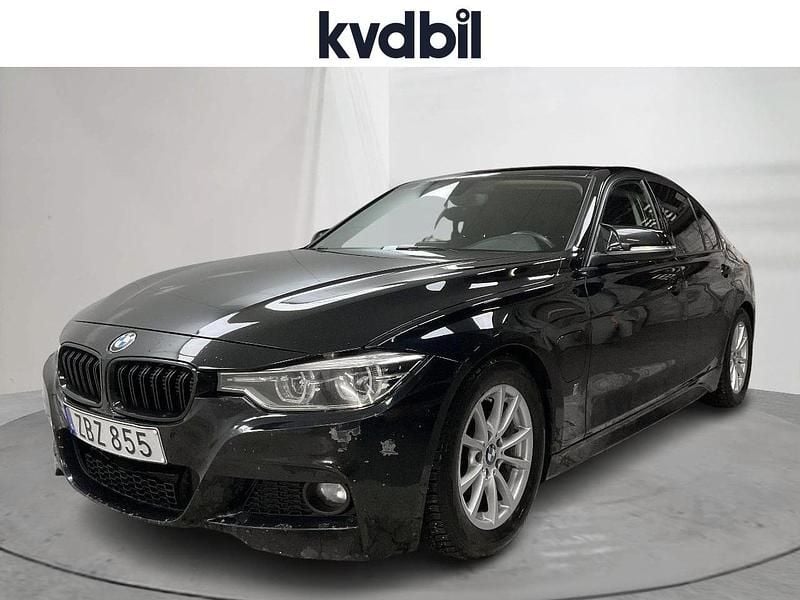 Svart Begagnad 2018 BMW 330e Sport Line Sedan | 169 000 kr (Superpris) - Bild 1/3