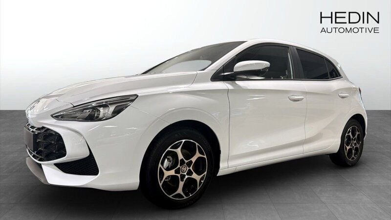 Vit (white) Ny 2024 MG MG3 Luxury Halvkombi | 284 990 kr (Marknadspris) - Bild 1/4