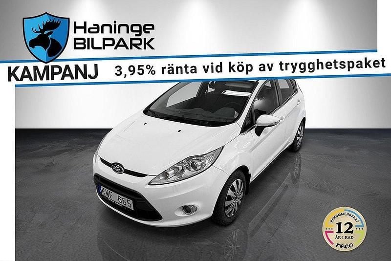 Vit Begagnad 2010 Ford Fiesta Titanium Halvkombi | 59 995 kr (Marknadspris) - Bild 1/2