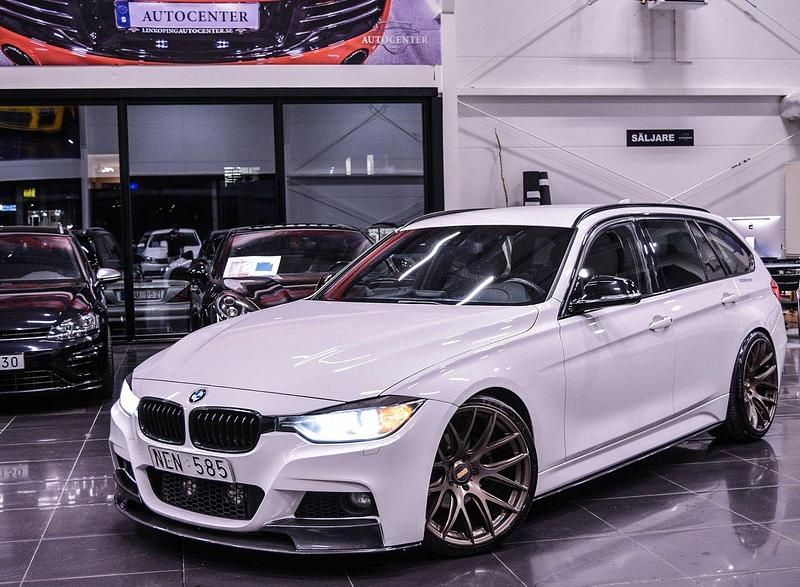 Vit Begagnad 2012 BMW 320 M Sport Kombi | 119 900 kr - Bild 1/4