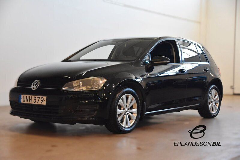 Svart Begagnad 2013 VW Golf VII Halvkombi | 124 900 kr (Lite dyr) - Bild 1/4