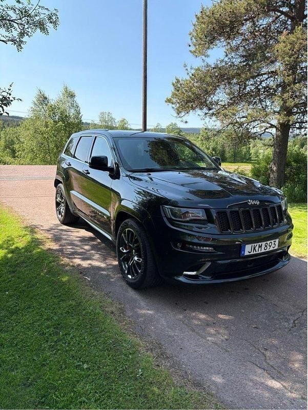 Svart Begagnad 2014 Jeep Grand Cherokee SRT SUV | 240 000 kr (Superpris) - Bild 1/4