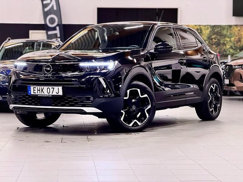 Svart Begagnad 2023 Opel Mokka Ultimate SUV | 229 900 kr (Marknadspris) - Bild 1/4