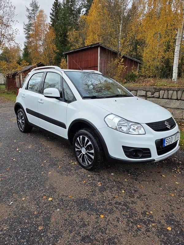 Begagnad 2013 Suzuki SX4 SUV | 62 000 kr (Marknadspris) - Bild 1/4