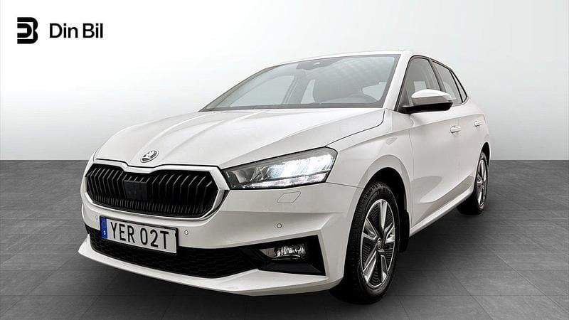 Vit Begagnad 2023 Skoda Fabia Comfort Halvkombi | 205 900 kr (Marknadspris) - Bild 1/4