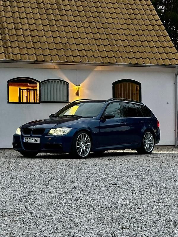 Begagnad BMW 330 M Sport 231 HK (169 kW) 2006 Le mans blå Kombi