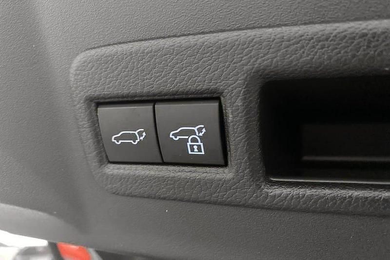 Begagnad Toyota bZ4X Edition 252 kW (343 HK) 2024 Silver SUV