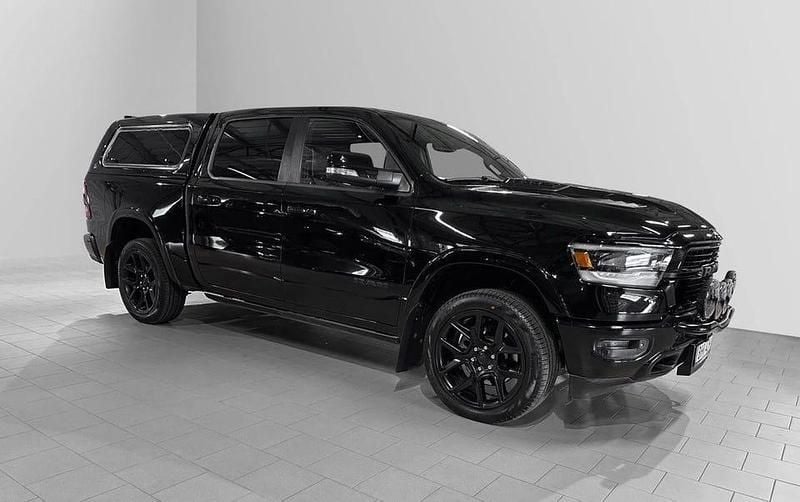 Begagnad RAM 1500 395 HK (290 kW) 2020 Metallic Pickup