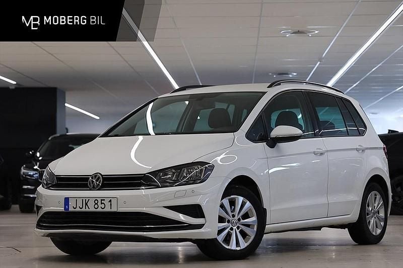 Vit Begagnad 2018 VW Golf VII Halvkombi | 149 900 kr (Marknadspris) - Bild 1/3