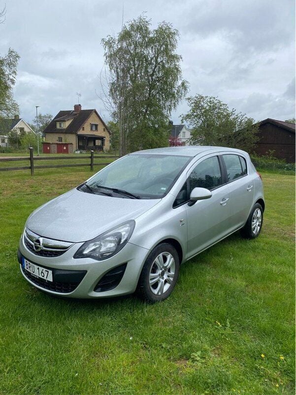 Grå Begagnad 2014 Opel Corsa Enjoy Halvkombi | 65 000 kr (Bra pris) - Bild 1/4
