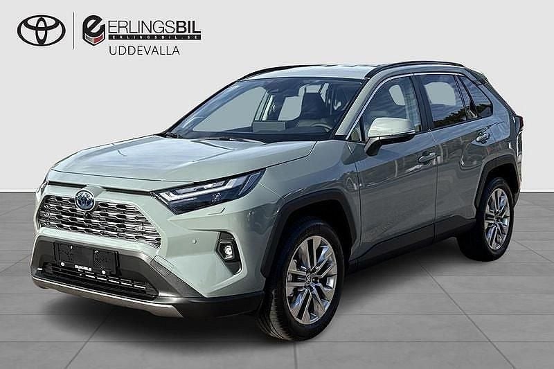 Grön Ny 2025 Toyota RAV4 Hybrid Executive SUV | 515 500 kr (Marknadspris) - Bild 1/4