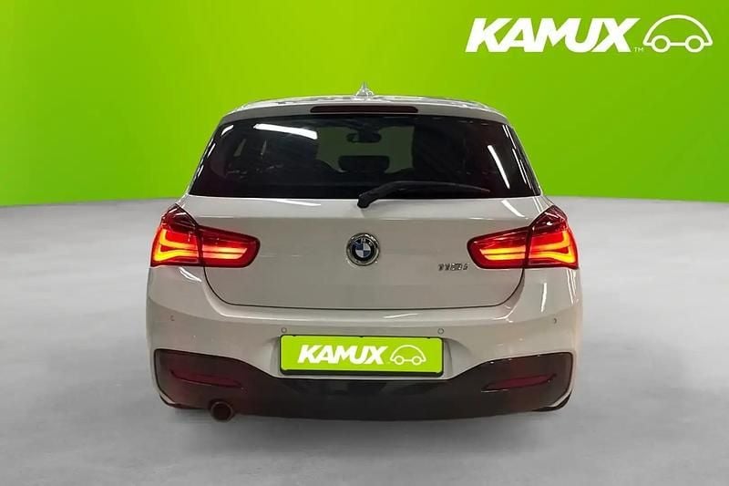 Begagnad BMW 118 M Sport 136 HK (100 kW) 2019 Vit Halvkombi