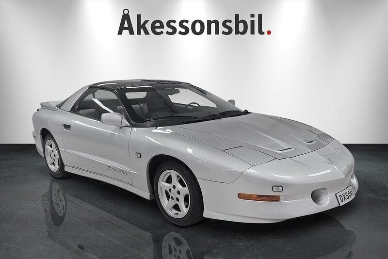Lgrå Begagnad 1995 Pontiac Trans Am | 189 000 kr - Bild 1/4