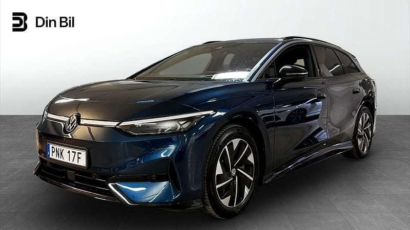 Blå (aquamarine blue metallic) Begagnad 2024 VW ID.7 Pro Kombi | 489 500 kr (Superpris) - Bild 1/4