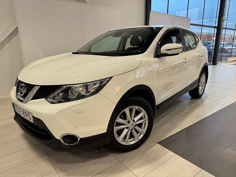 Vit Begagnad 2016 Nissan Qashqai SUV | 124 900 kr (Marknadspris) - Bild 1/4