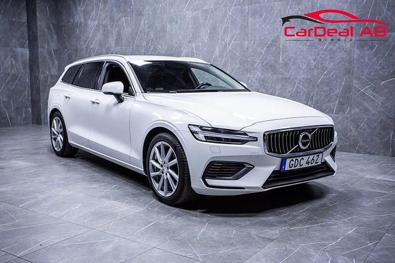 Vit Begagnad 2022 Volvo V60 Inscription Kombi | 254 800 kr (Marknadspris) - Bild 1/4