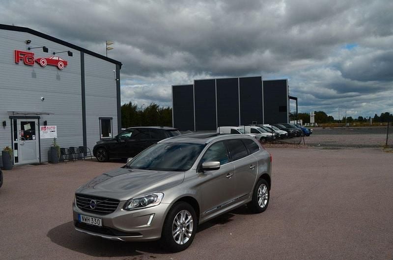 Begagnad Volvo XC60 Summum 164 HK (120 kW) 2013 Ljusbrun SUV