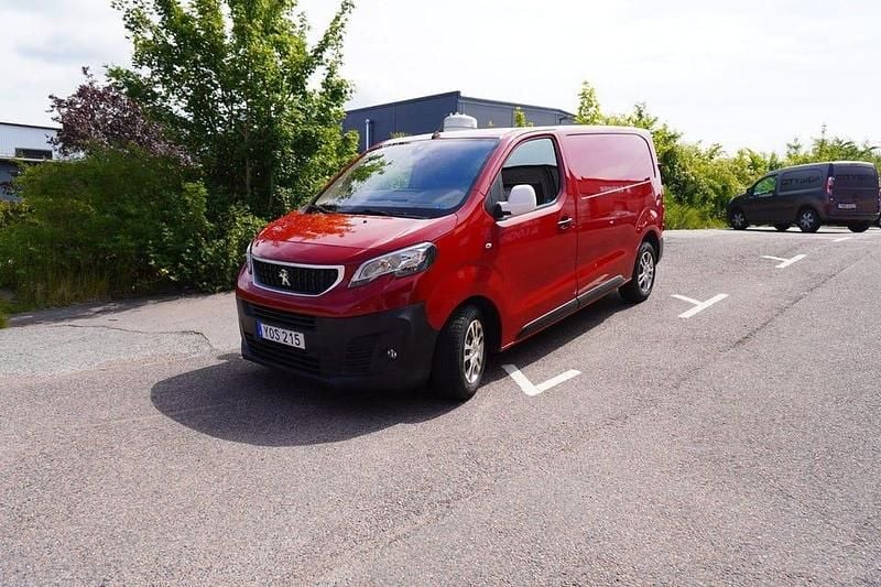 Begagnad Peugeot Expert 177 HK (130 kW) 2017 Röd Van