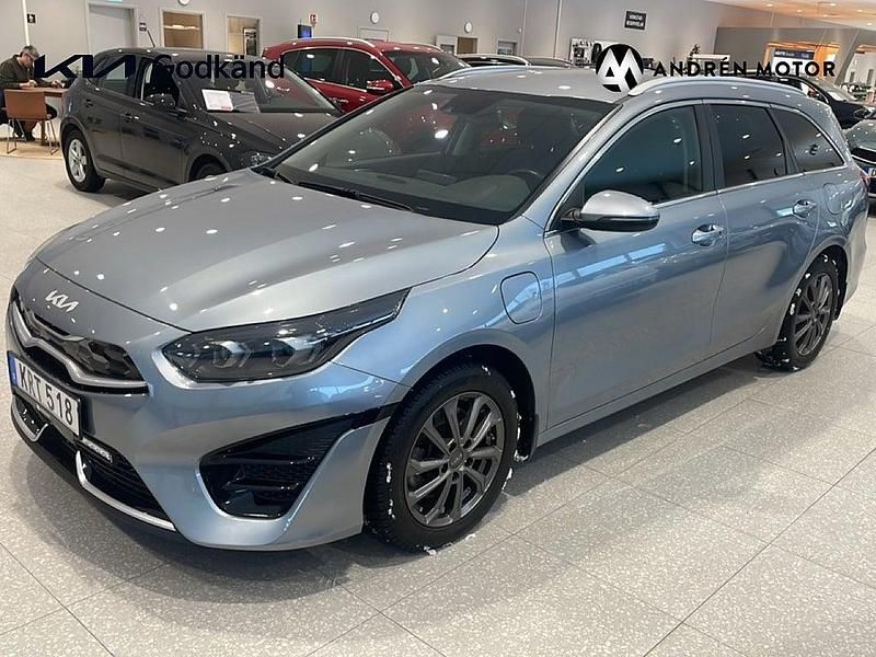 Grå Begagnad 2022 Kia Ceed Sportswagon Advance Kombi | 269 900 kr (Marknadspris) - Bild 1/4