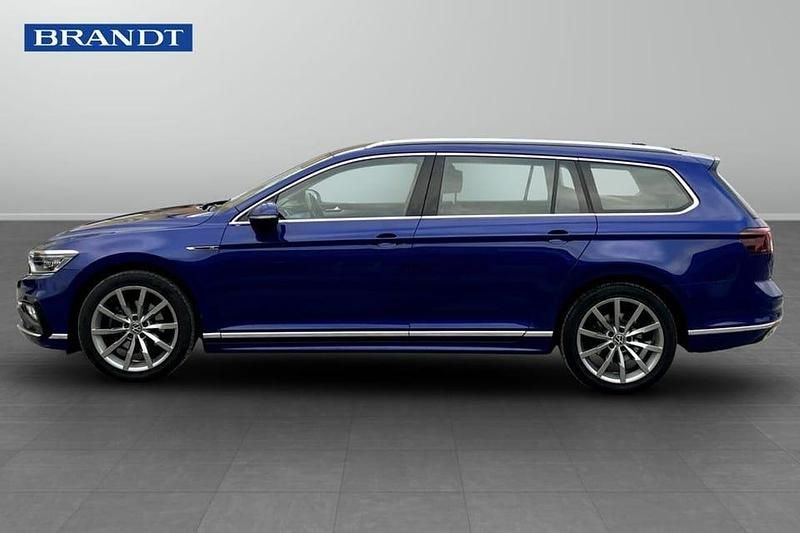 Begagnad VW Passat R-line 203 HK (149 kW) 2022 Blå Kombi