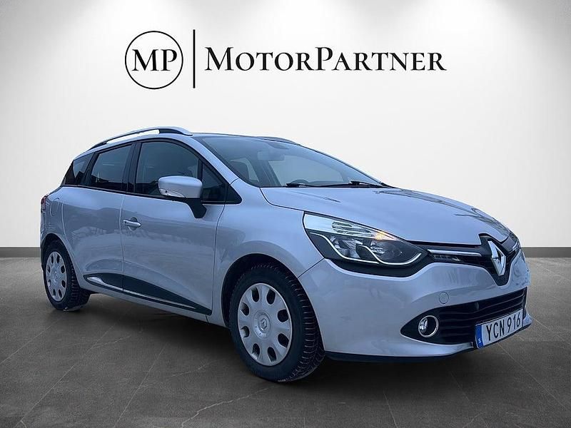 Silver Begagnad 2016 Renault Clio GrandTour Kombi | 84 900 kr (Marknadspris) - Bild 1/4