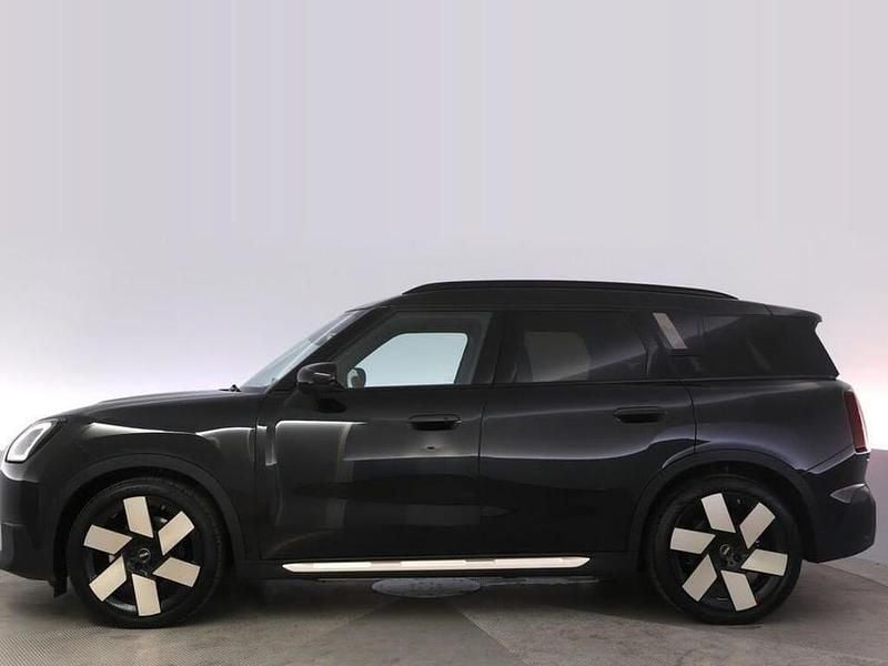Begagnad Mini Countryman 152 kW (207 HK) 2024 Svart SUV