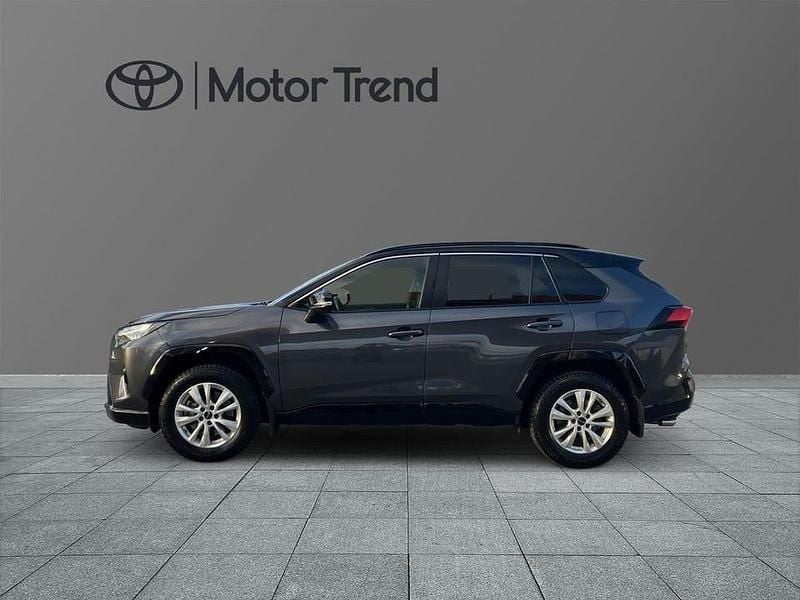 Begagnad Toyota RAV4 Hybrid Style 224 HK (164 kW) 2022 Grå SUV