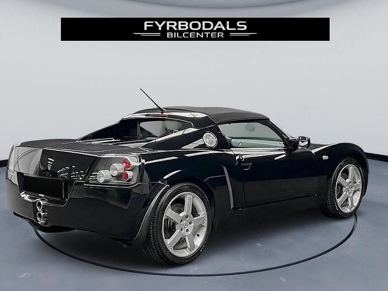 Begagnad Opel Speedster 147 HK (108 kW) 2002 Svart Cab