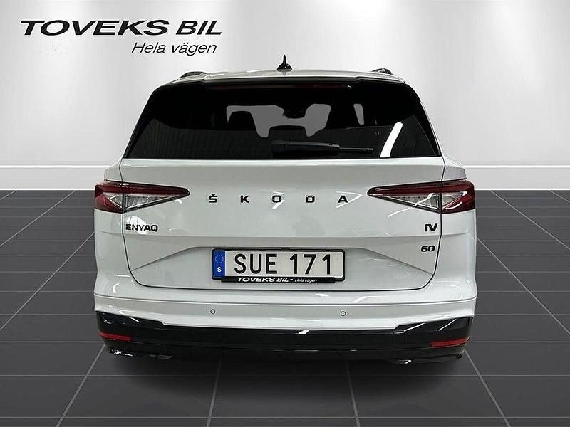 Begagnad Skoda Enyaq iV SportLine 150 kW (204 HK) 2022 Vit (moon white metallic) SUV