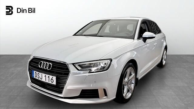 Glaciärvit metallic Begagnad 2019 Audi A3 Sport | 219 000 kr (Marknadspris) - Bild 1/4